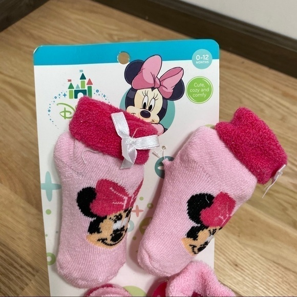 Minnie Mouse Baby Girl Knit Booties NWT 0-12 month - Picture 2 of 4